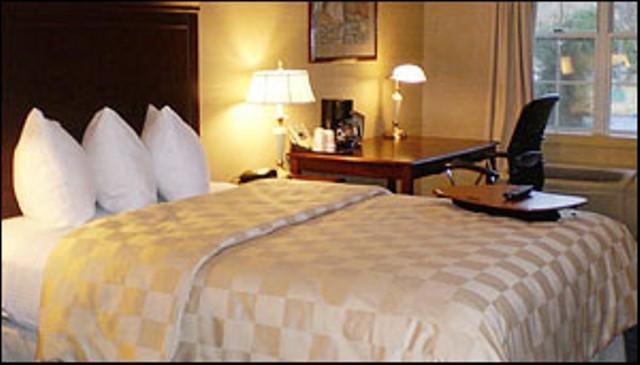Brookfield Newbury Inn חדר תמונה
